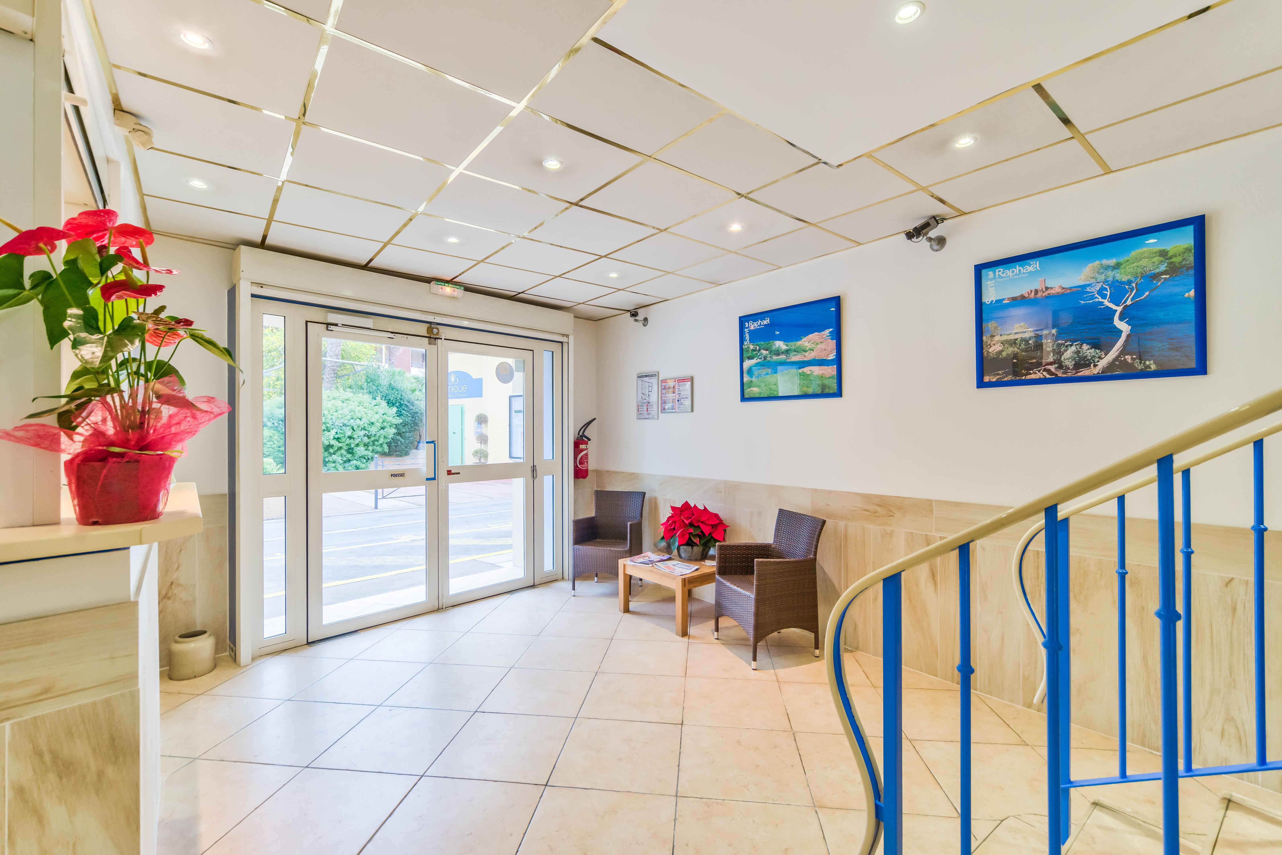 Hotel Provencal Saint-Raphaël Exteriör bild