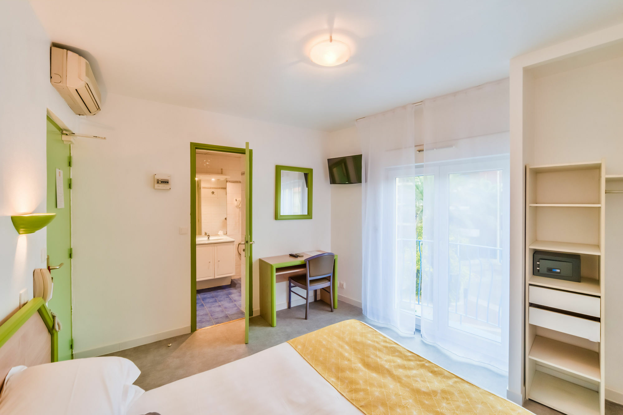Hotel Provencal Saint-Raphaël Exteriör bild