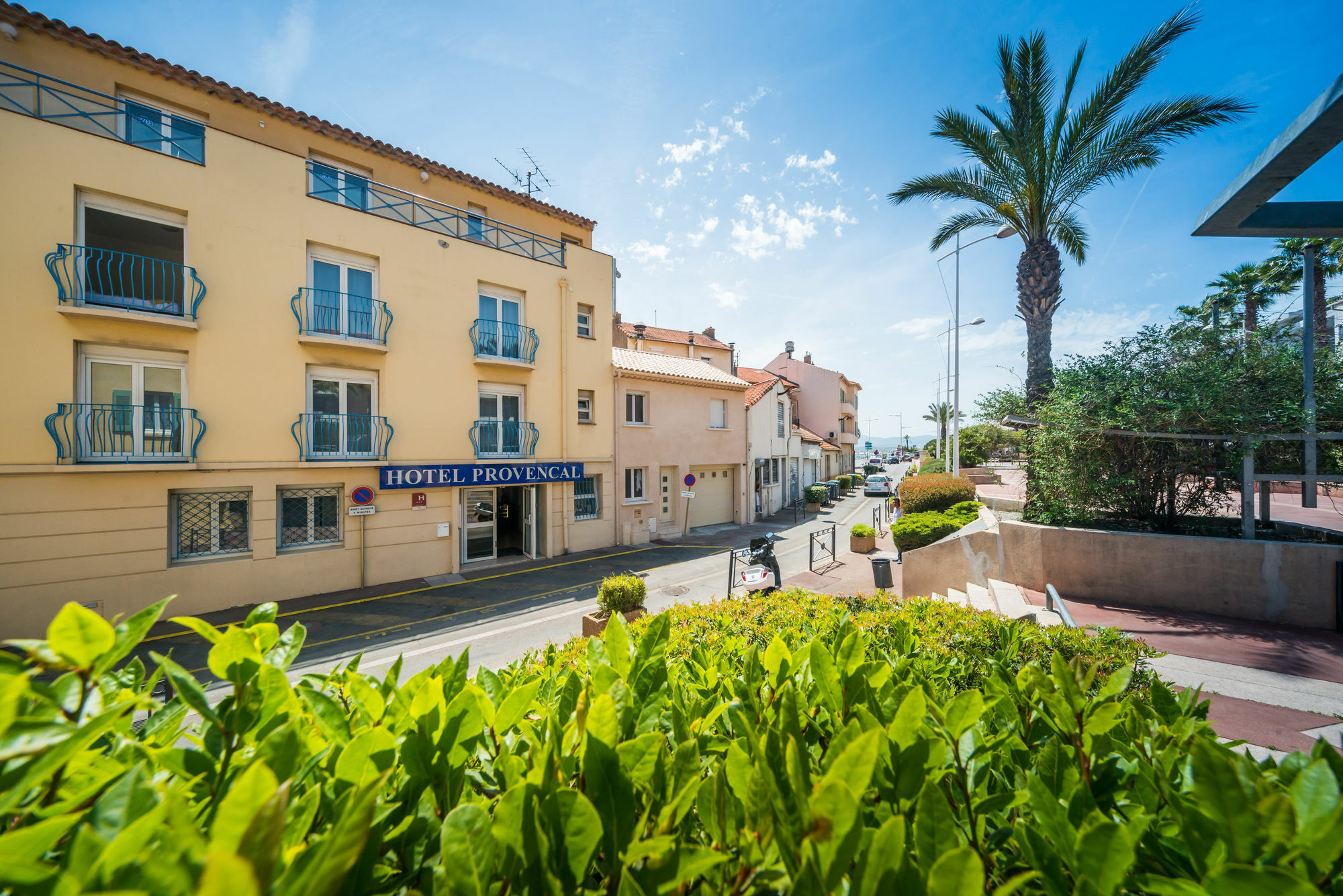 Hotel Provencal Saint-Raphaël Exteriör bild
